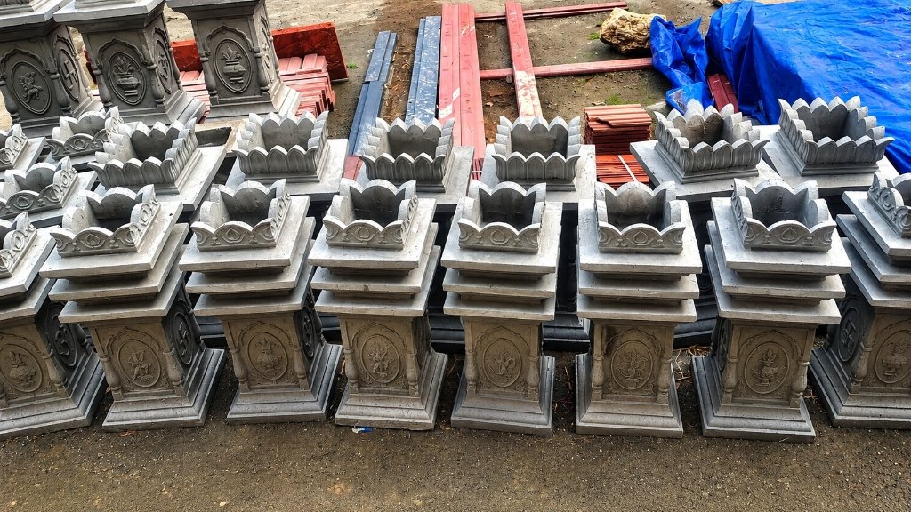 Lotus Carved Stone Pillar Planter (Tulsi Gamla Stand)